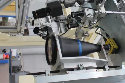 Machine vision inspection system with camera for quality verification